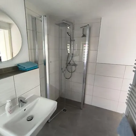 Fambiwo - In Guter Lage Semesterbostad *